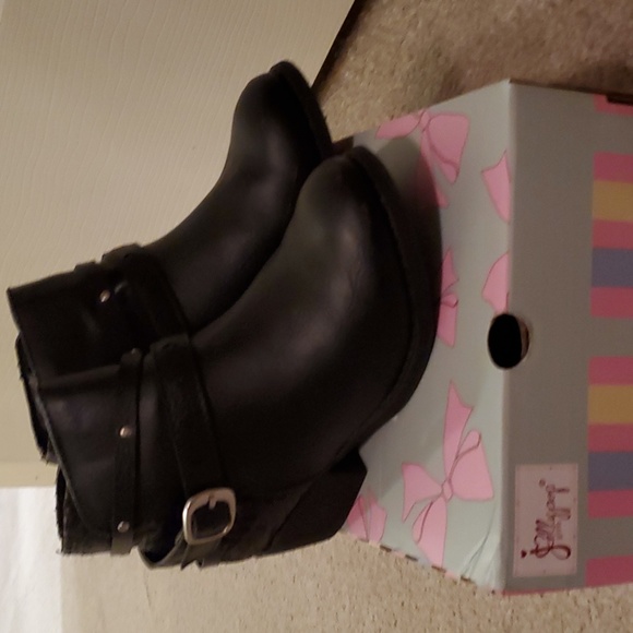 Girls Black Boots - Picture 1 of 5